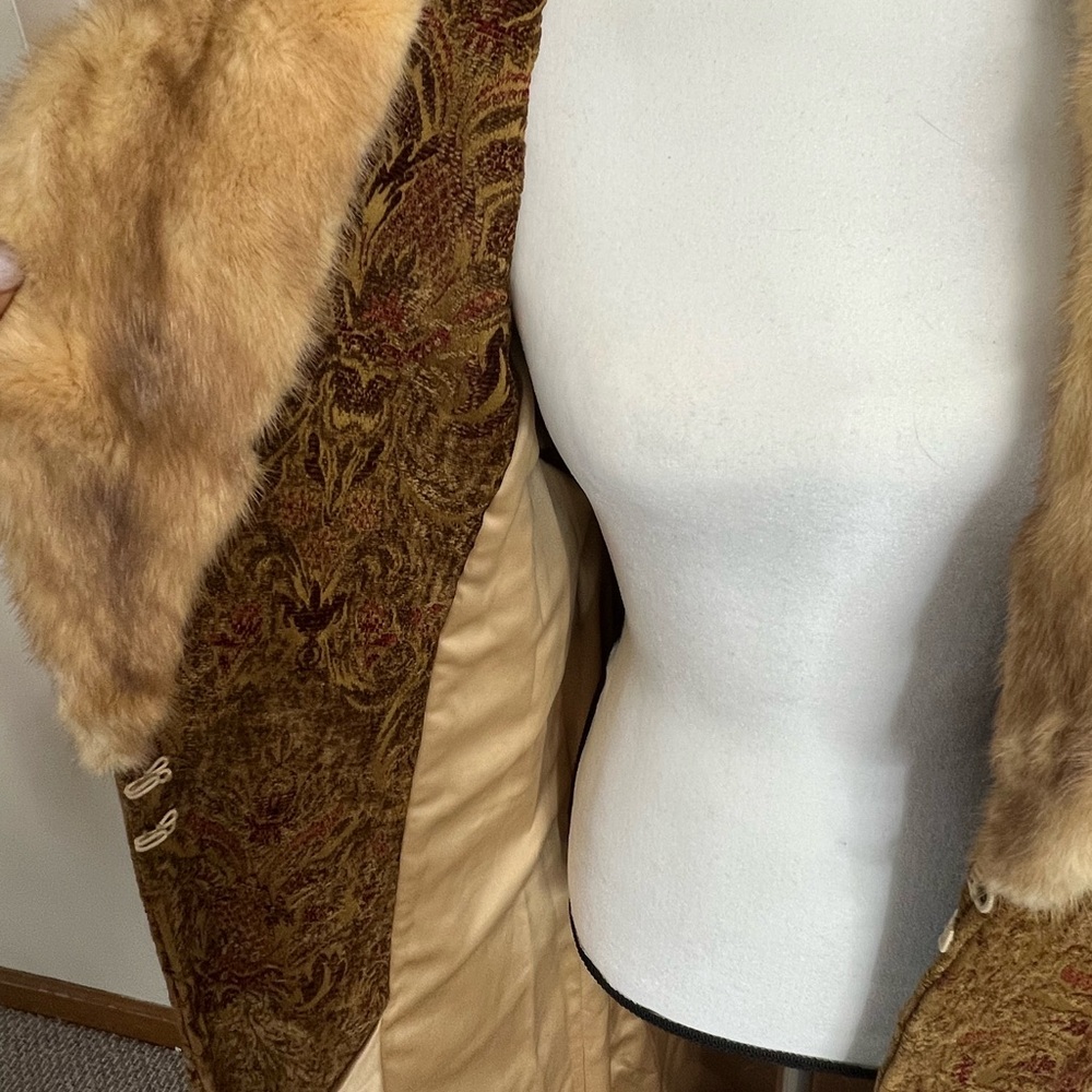 Vintage Tapestry Coat With Fur Trim - Picture 8 of 10